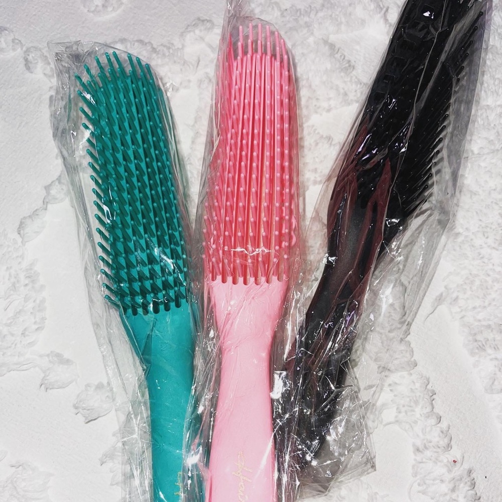 Detangling brushes - Picture 2 of 2